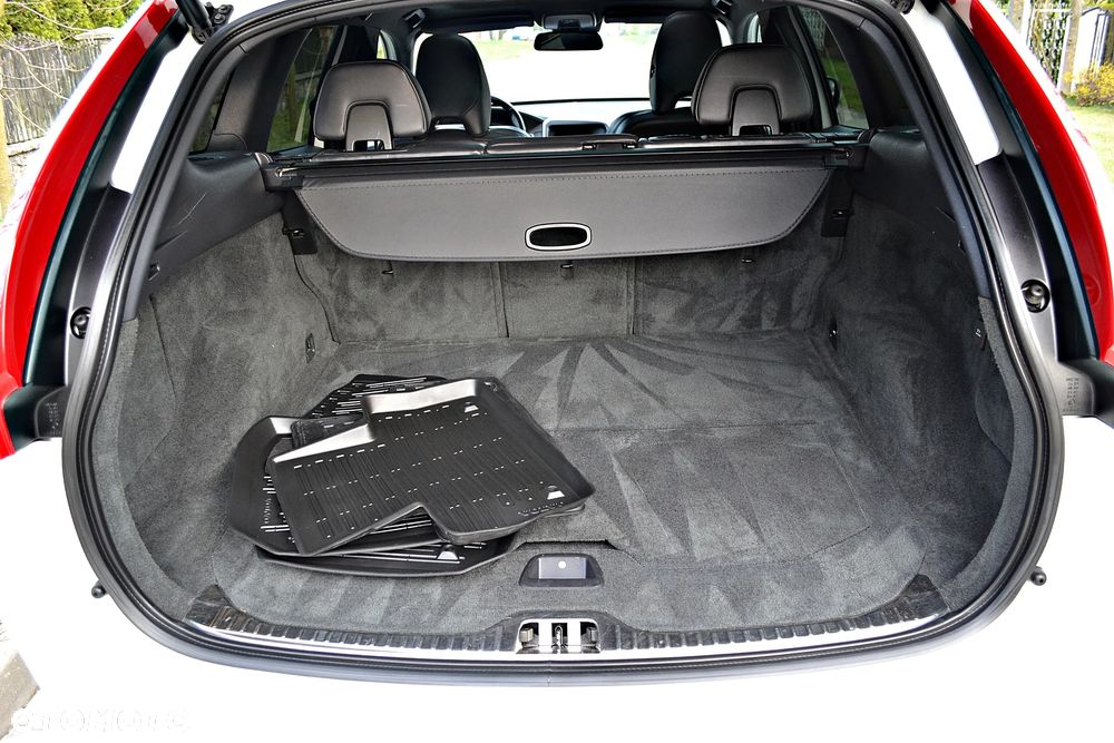 Volvo XC 60 D5 AWD Geartronic Summum - 29