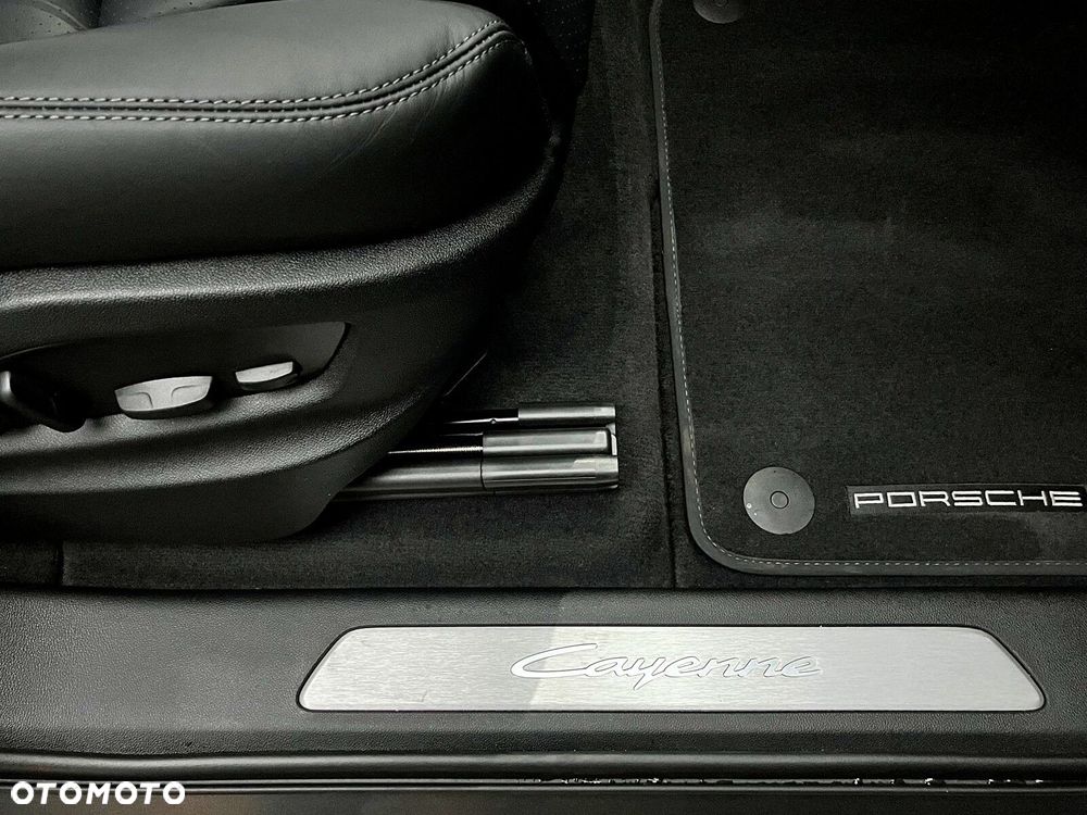 Porsche Cayenne - 15