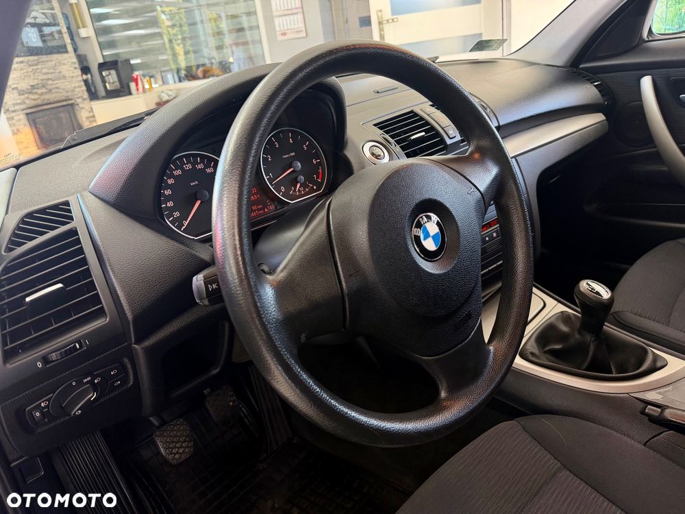 BMW Seria 1 - 24