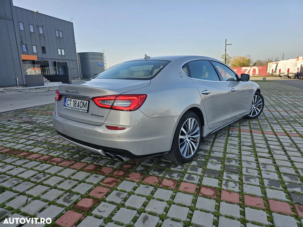 Maserati Quattroporte - 11