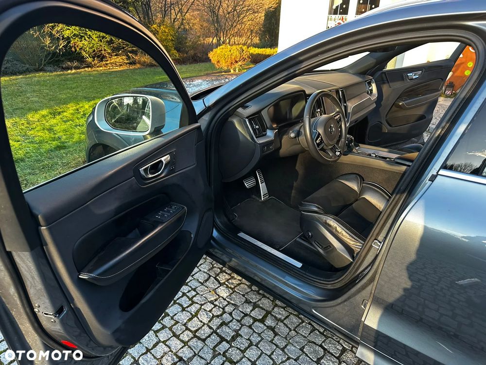 Volvo XC 60 D5 AWD R-Design - 15