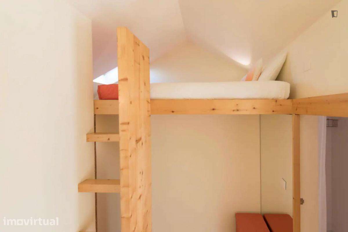 Quarto - localizado em Santo Ildefonso Porto - Grande imagem: 5/17