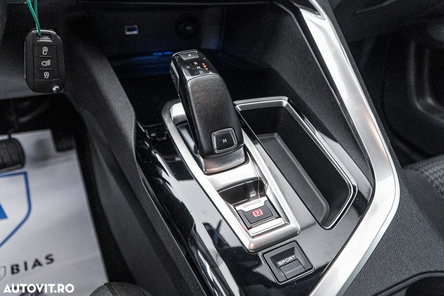 Peugeot 3008 1.2 PureTech Turbo S&S EAT8 Allure - 33