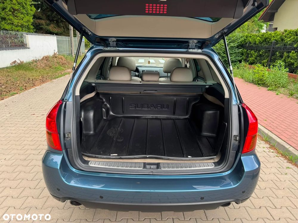 Subaru Outback 3.0 H6 - 23
