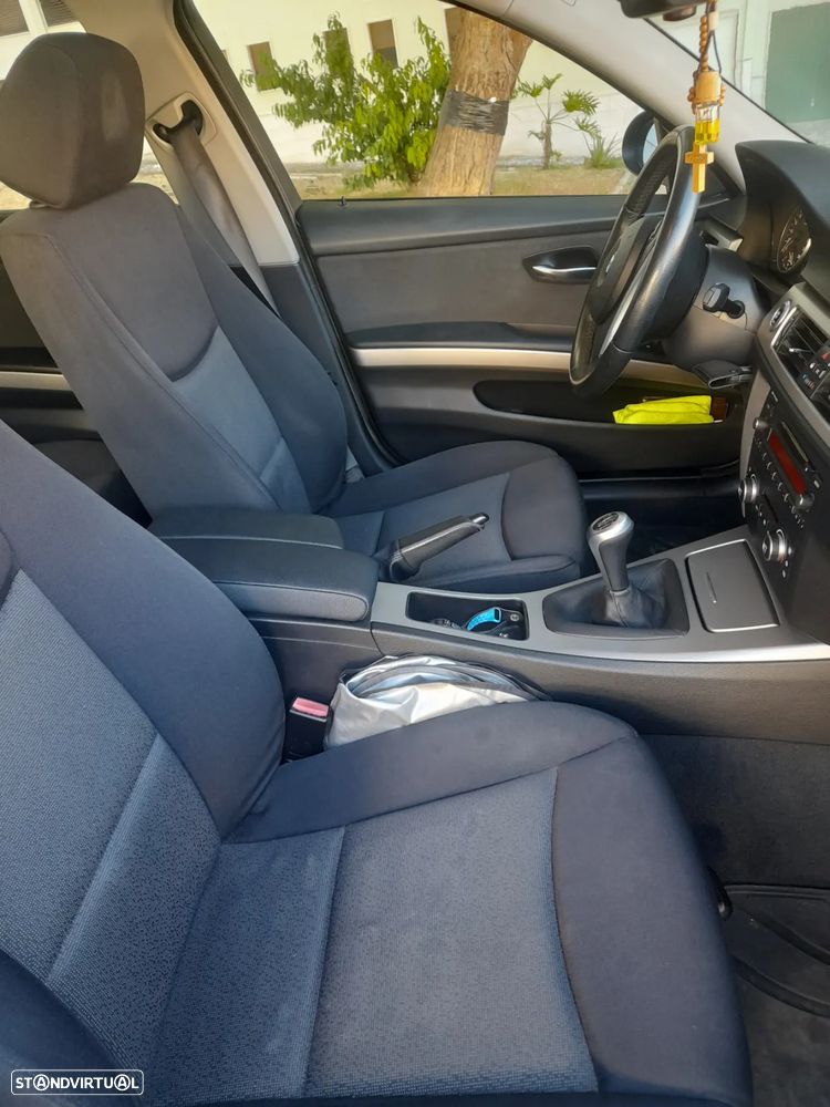 BMW 320 d Touring - 2