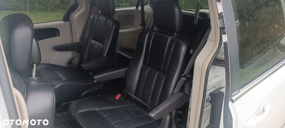 Chrysler Town & Country 3.6 Touring - 11