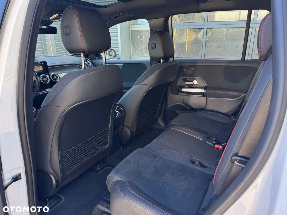 Mercedes-Benz EQB 300 66.5kWh 4-Matic AMG Line 7os - 9