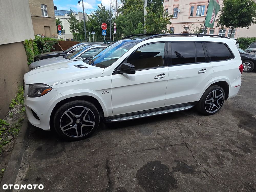 Mercedes-Benz GLS - 2