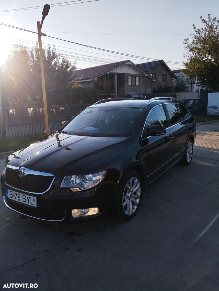 Skoda Superb Combi 2.0 TDI Elegance DSG - 1