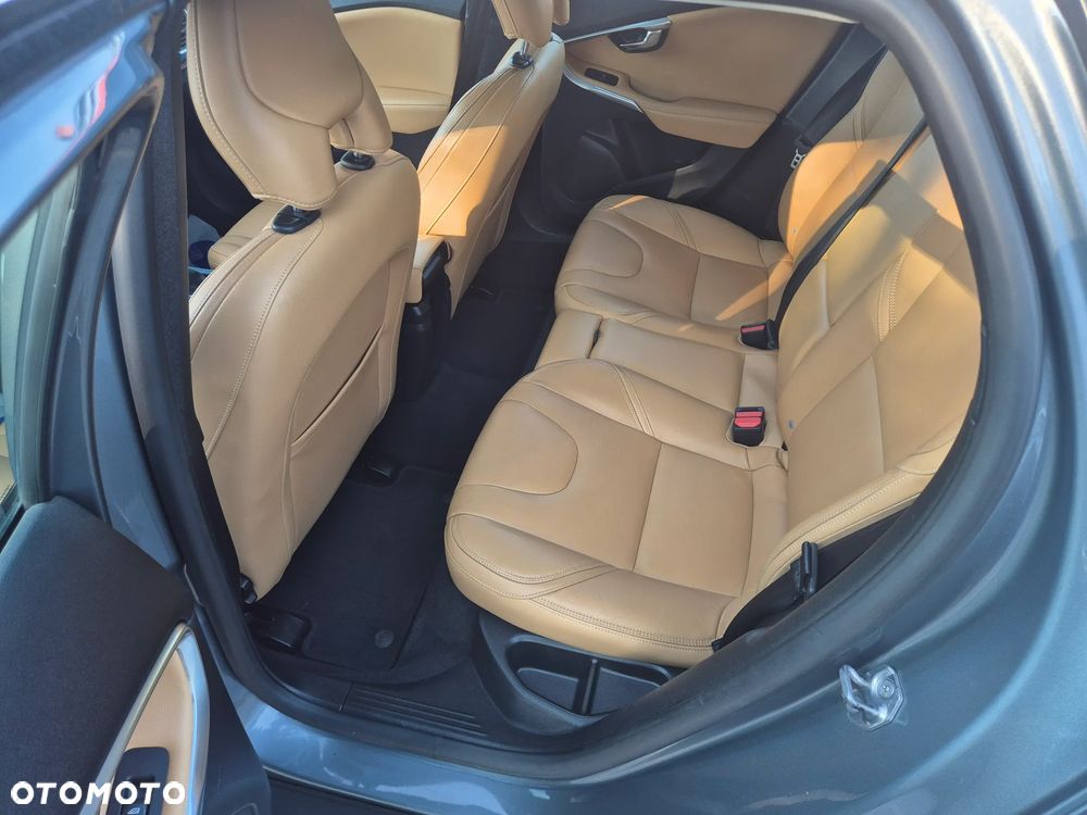 Volvo V40 Cross Country D2 Summum - 29