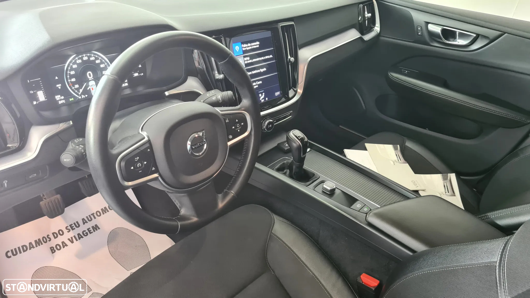 Volvo V60 2.0 D3 Momentum - 32