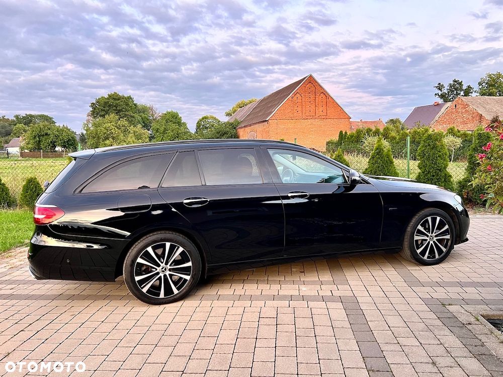 Mercedes-Benz Klasa E 220 d 4Matic 9G-TRONIC Avantgarde - 9