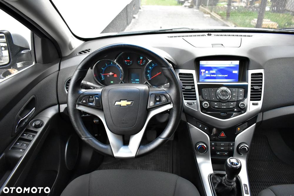 Chevrolet Cruze 1.8 LT+ - 23
