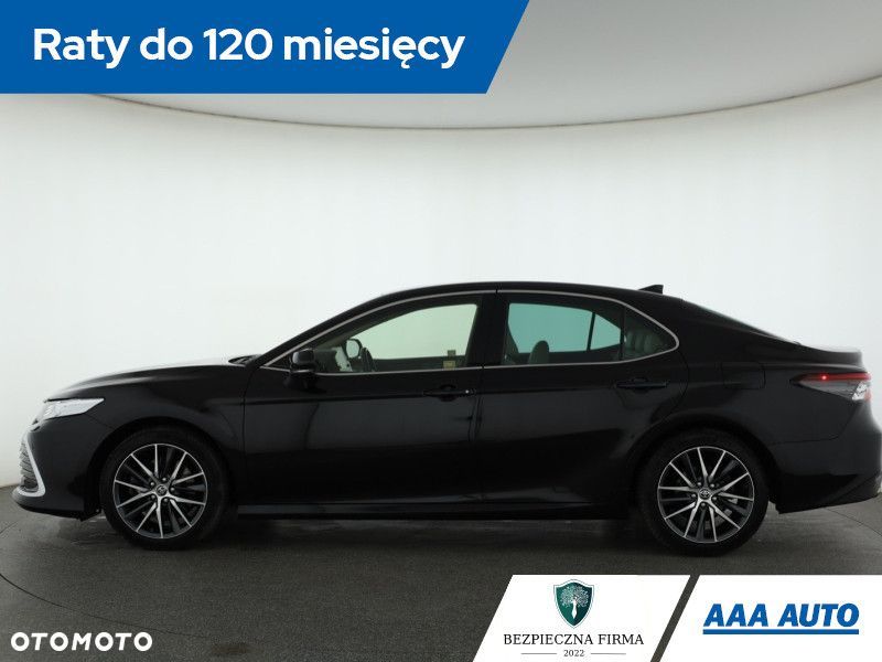 Toyota Camry - 4