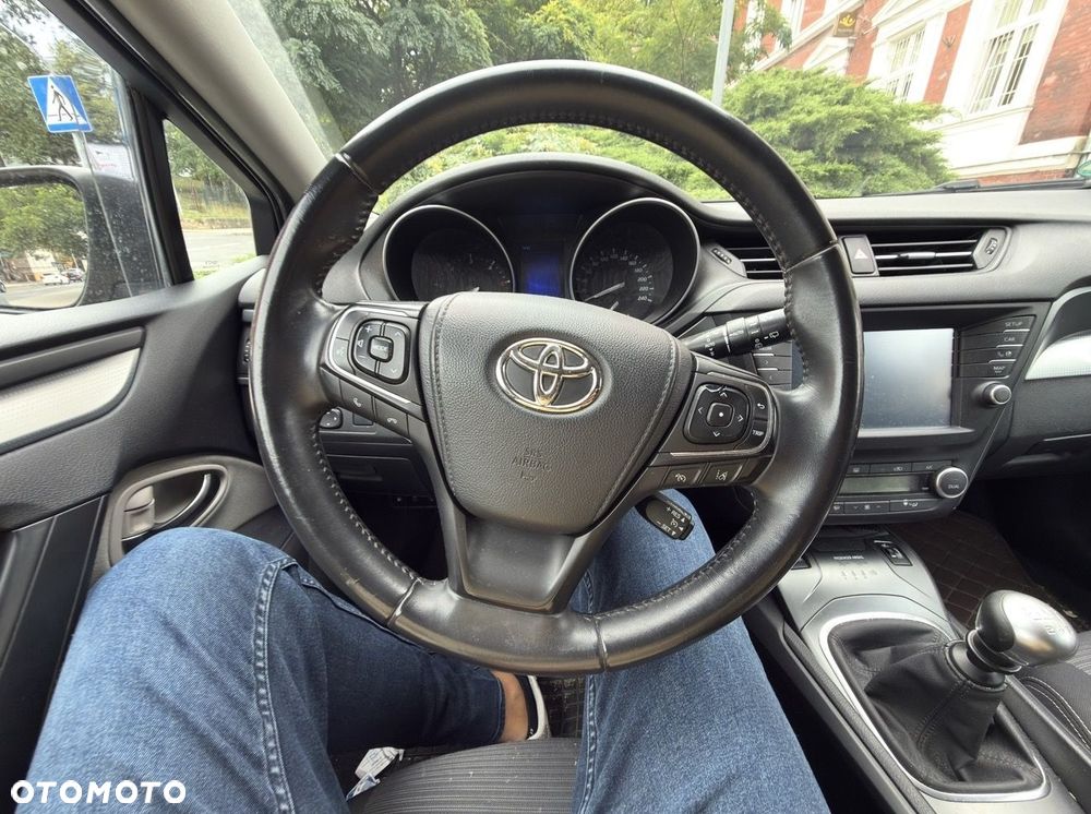 Toyota Avensis 2.0 D-4D Prestige - 8