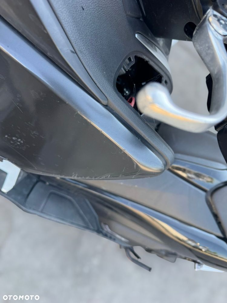 Yamaha Tmax - 10