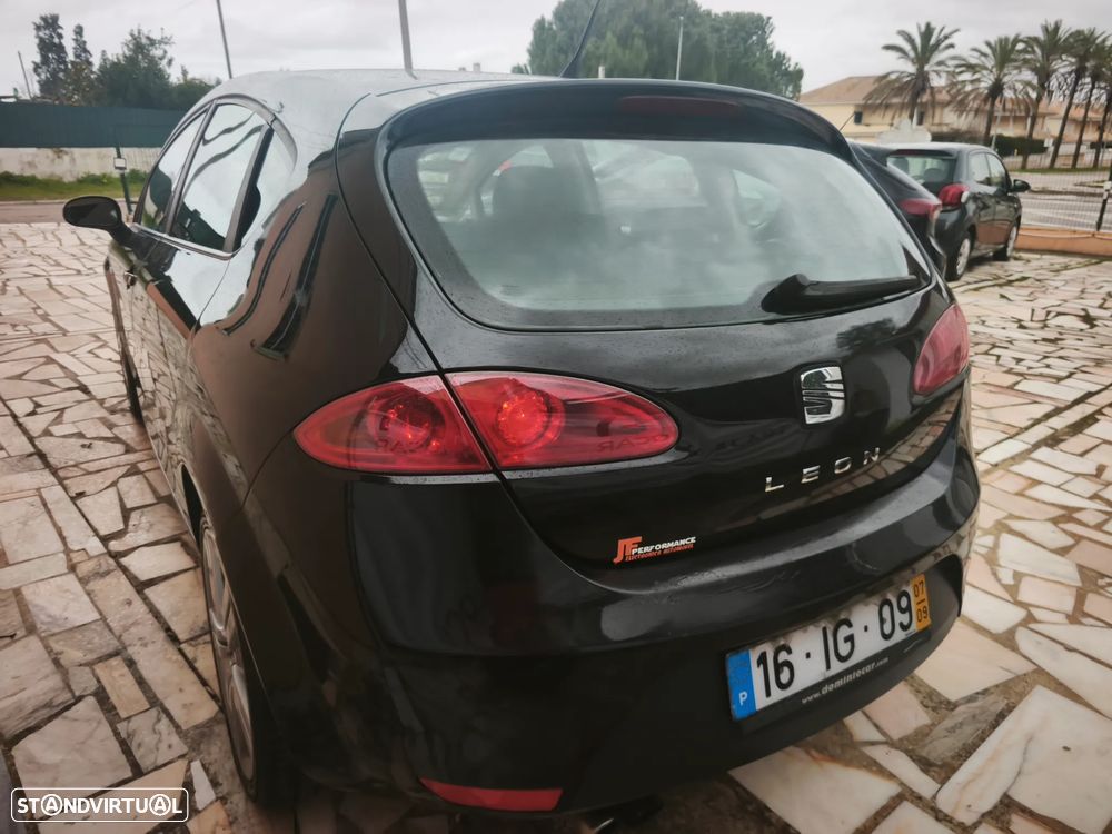 SEAT Leon 2.0 TDI DPF FR - 6