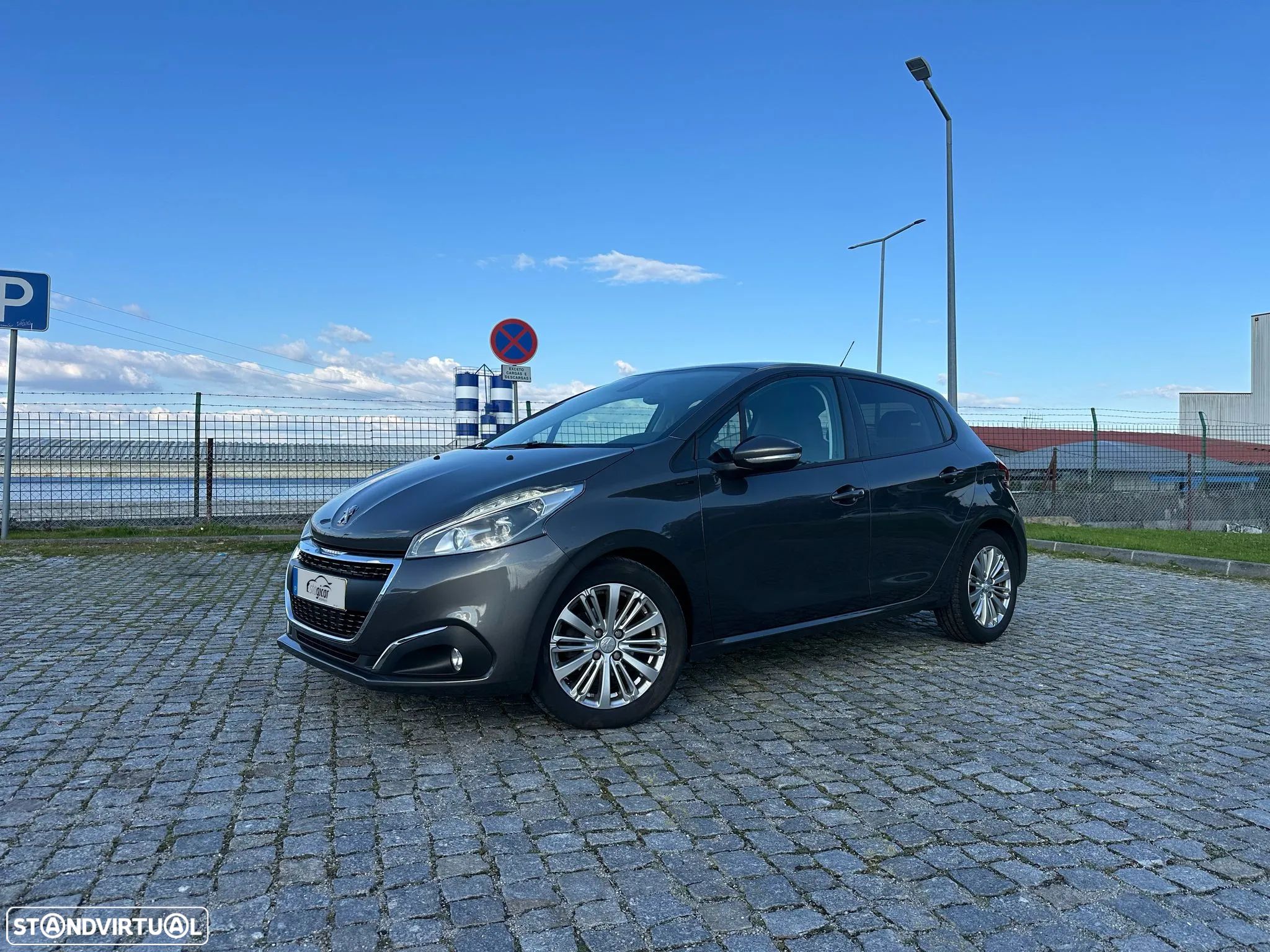 Peugeot 208 1.5 BlueHDi Signature - 1