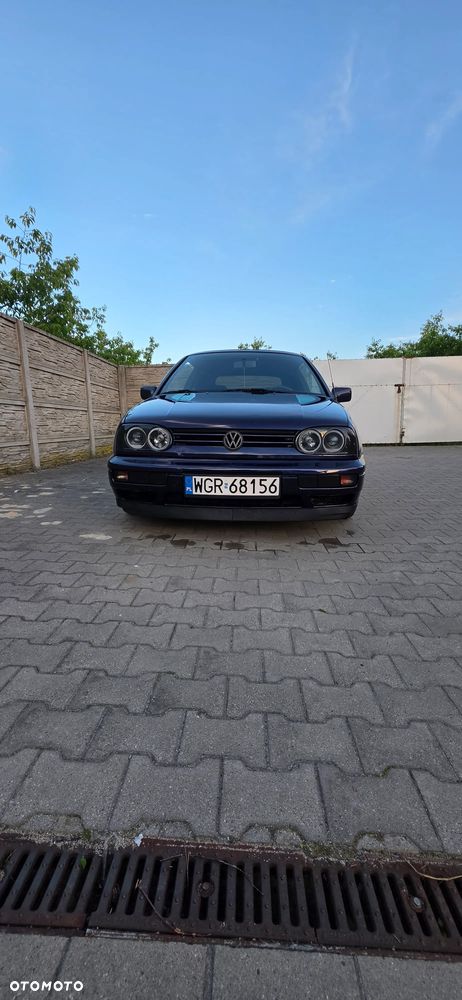 Volkswagen Golf 1.8 - 4