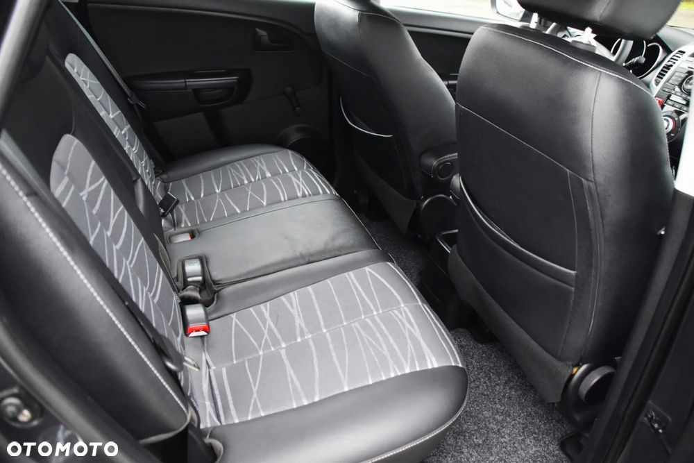 Kia Venga 1.6 CVVT Spirit - 12