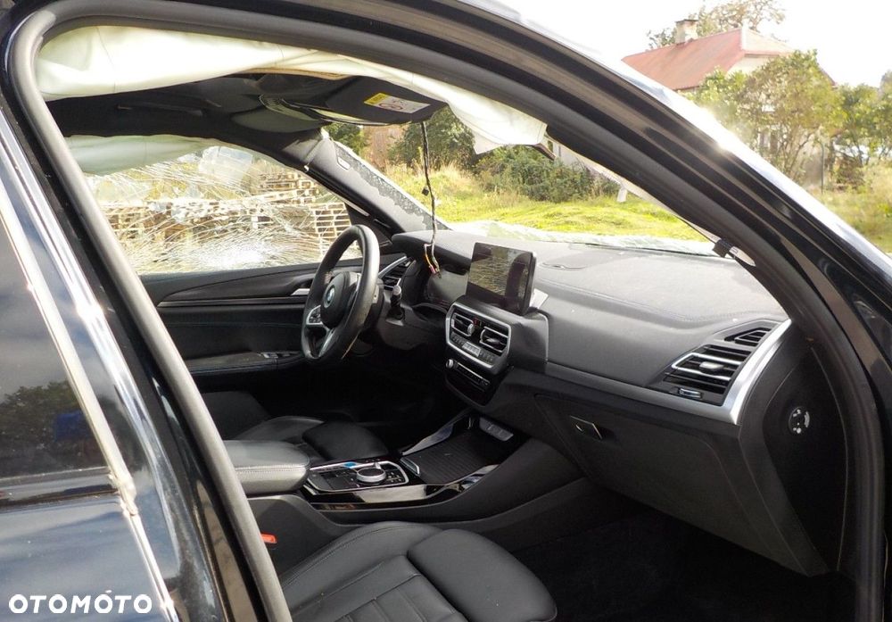 BMW iX3 - 15