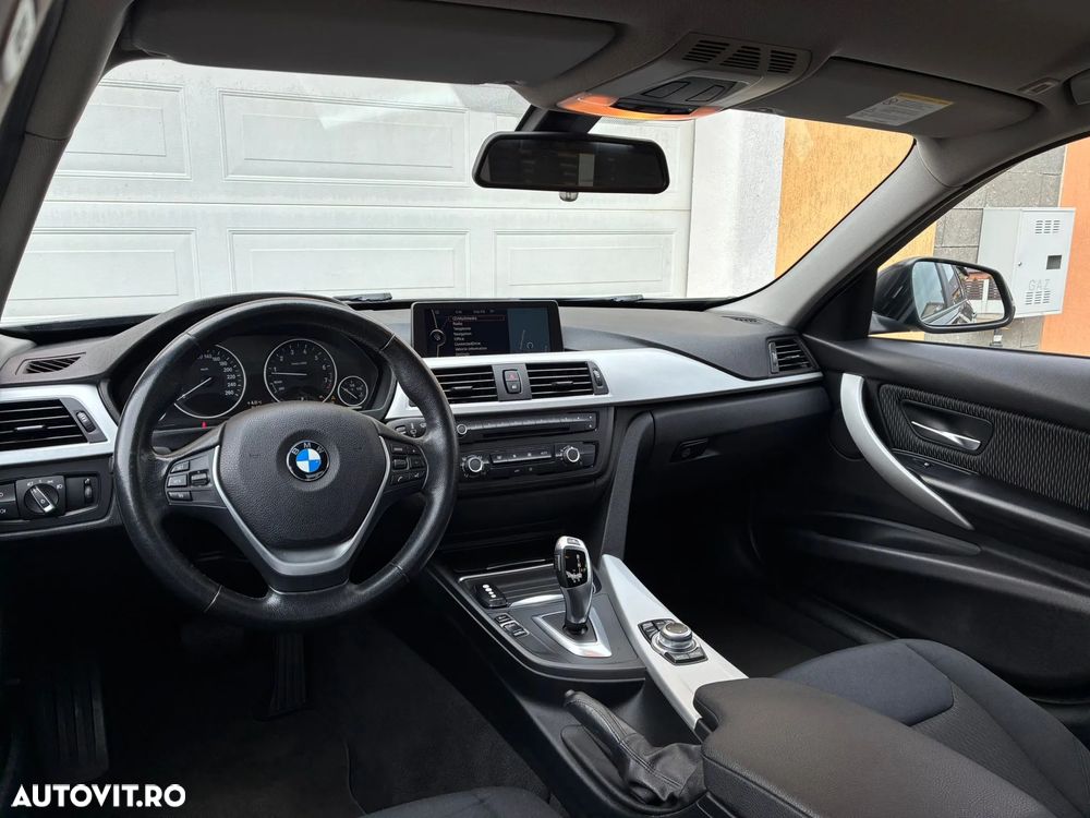 BMW Seria 3 320i Aut. - 5