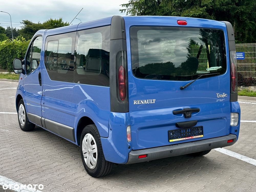 Renault Trafic Passenger - 3