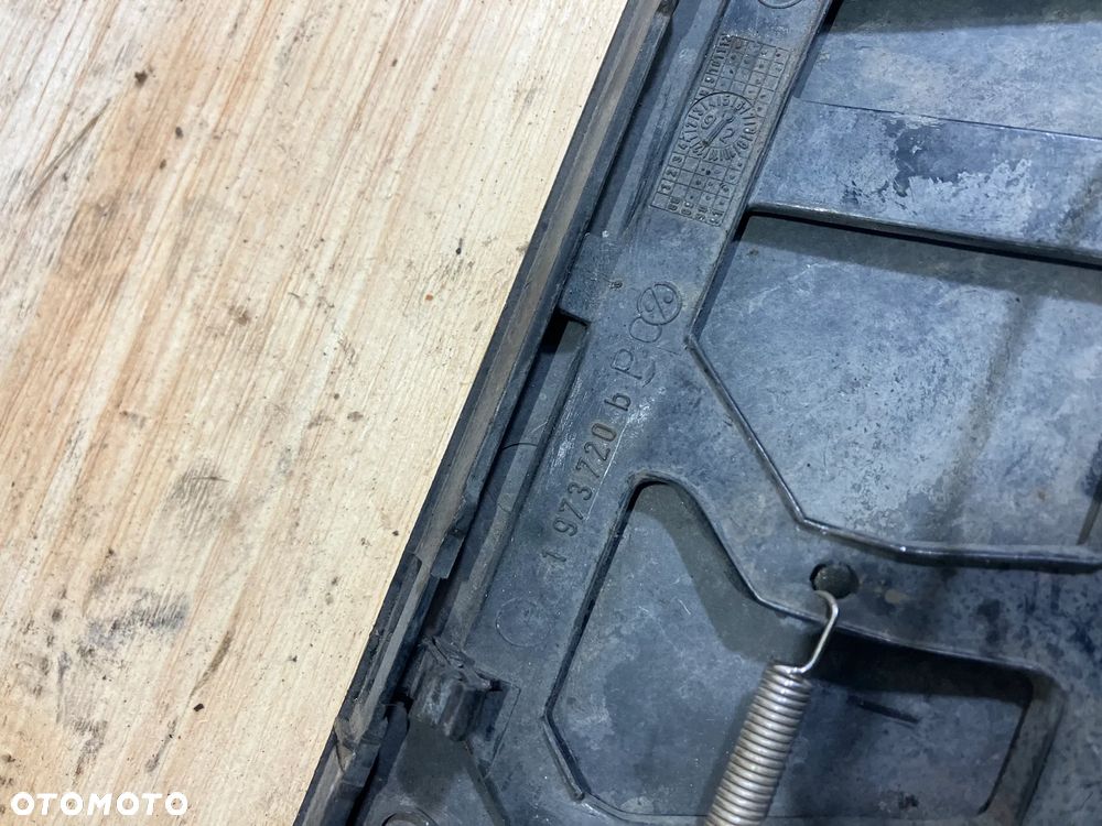 KRATKA ZAŚLEPKA ZDERZAKA BMW E34 V8 M60 3.0 4.0 530i 540i - 8