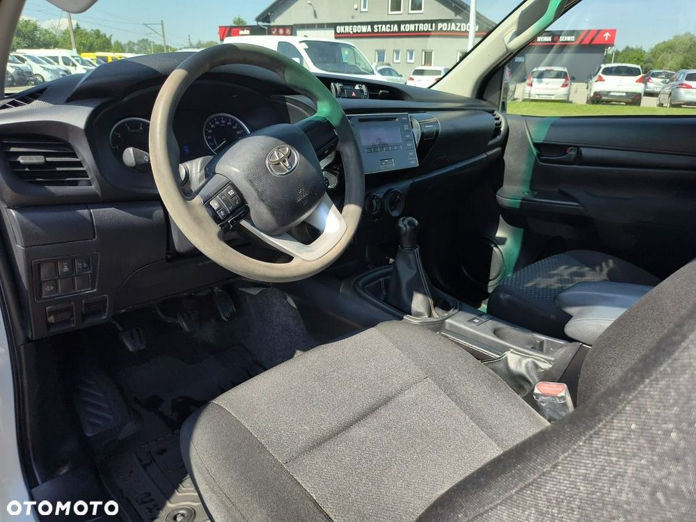 Toyota Hilux - 10