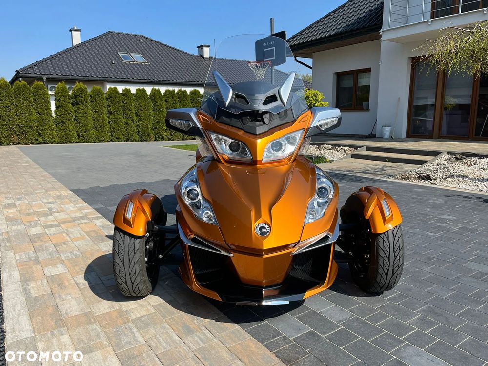 Can-Am Spyder - 10