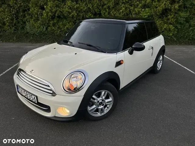MINI Cooper Standard - 1