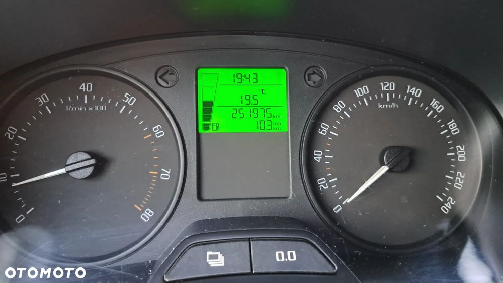 Skoda Fabia 1.4 16V Active - 12
