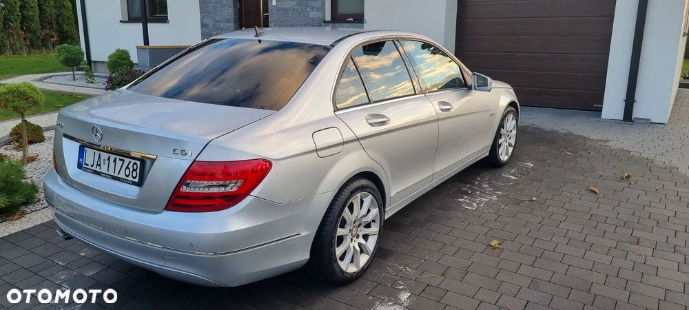 Mercedes-Benz Klasa C 220 CDI DPF (BlueEFFICIENCY) 7G-TRONIC Avantgarde - 12