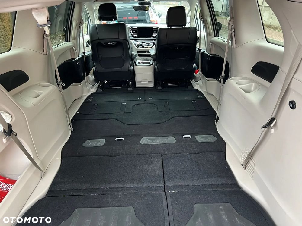 Chrysler Pacifica - 23
