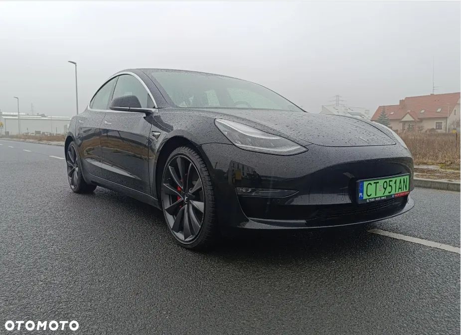 Tesla Model 3 Langstreckenbatterie Allradantrieb Dual Motor - 8