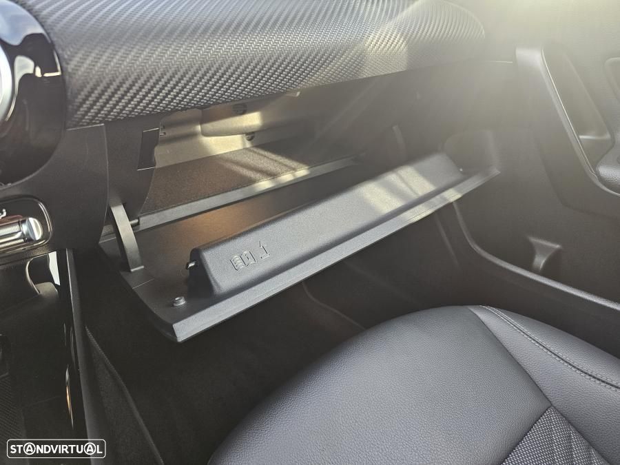 Mercedes-Benz A 250 e 8G-DCT Progressive - 37