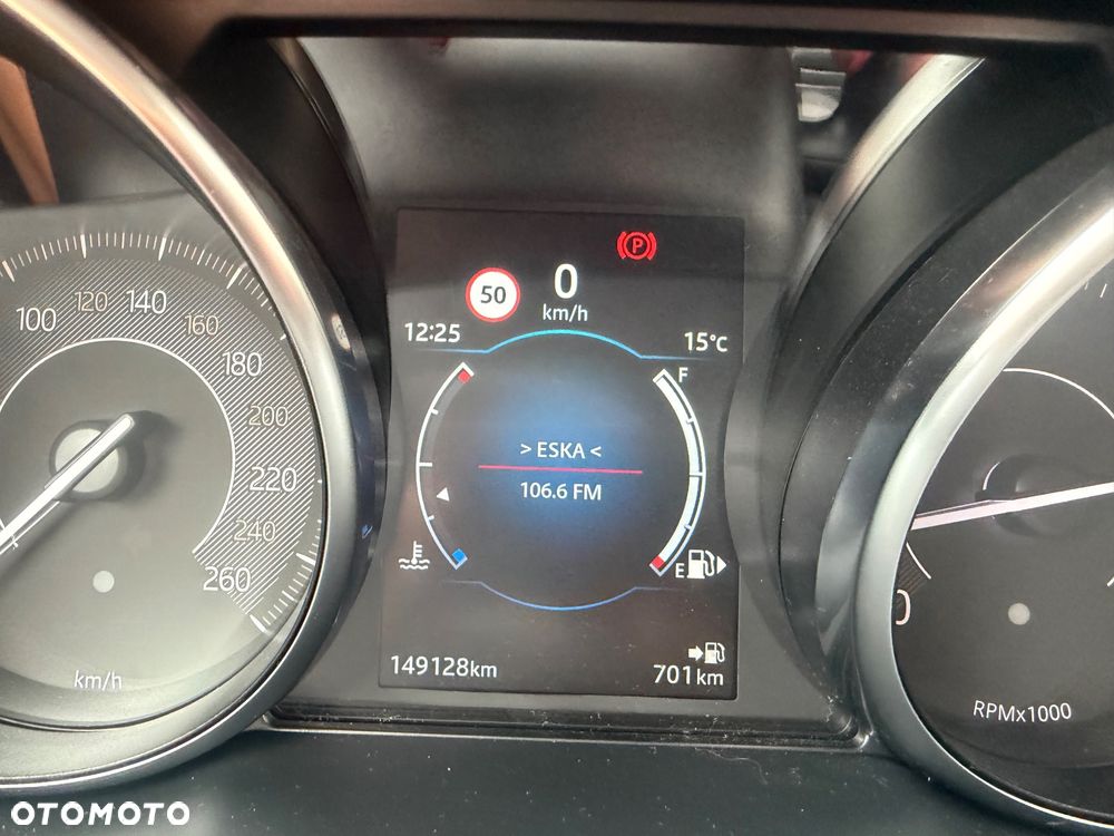 Jaguar E-Pace 2.0 i4D AWD R-Dynamic - 36