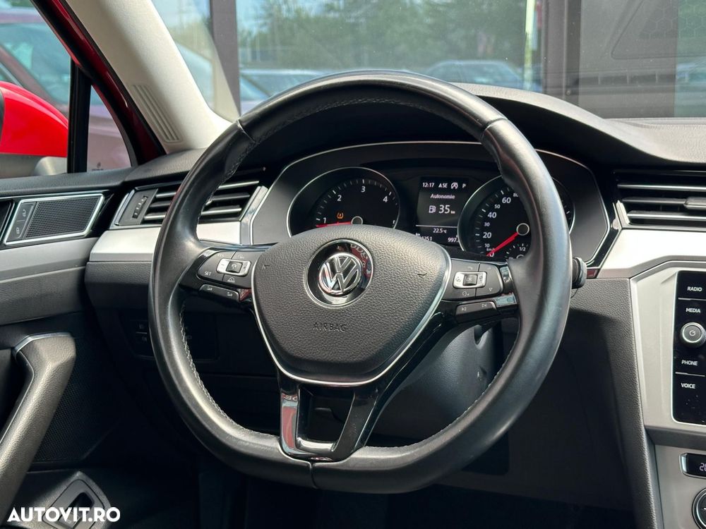 Volkswagen Passat - 9