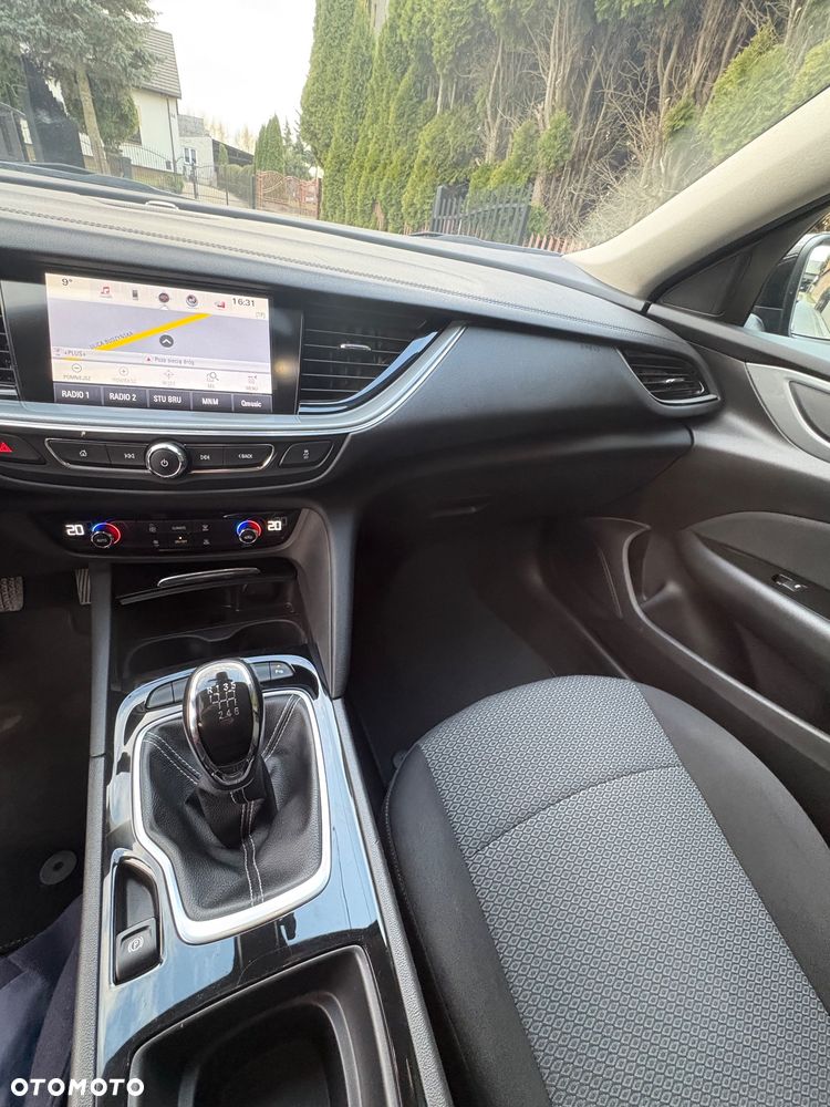 Opel Insignia - 12