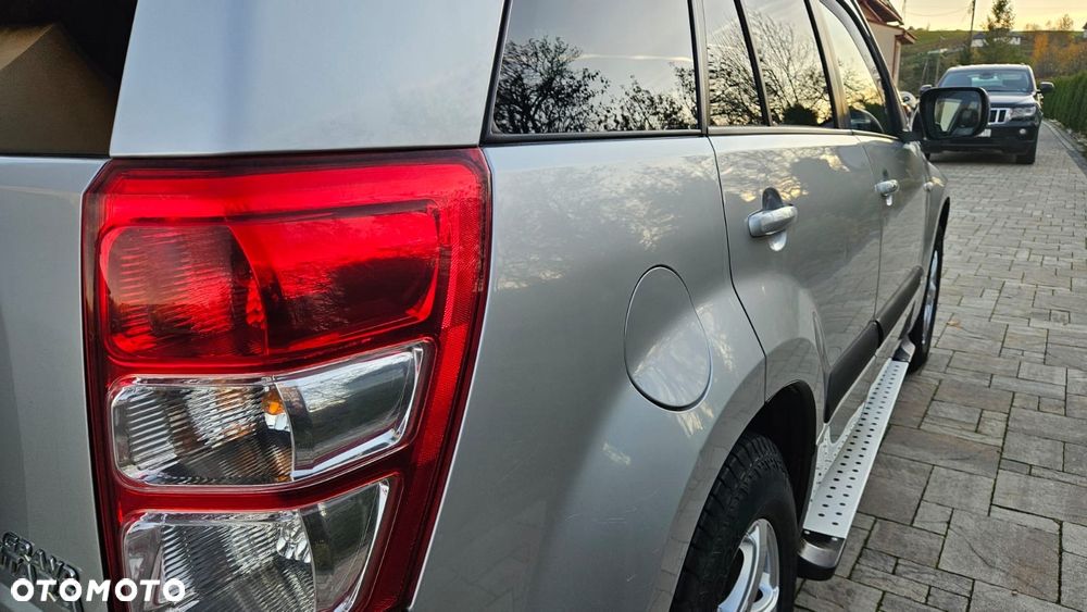 Suzuki Grand Vitara 2.0 De luxe - 9