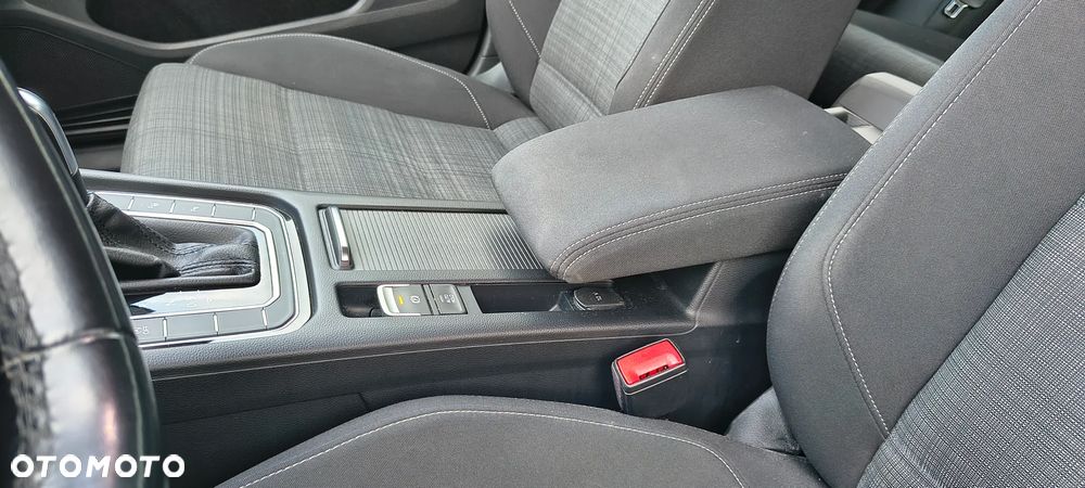 Volkswagen Passat 1.5 TSI EVO Business DSG - 30