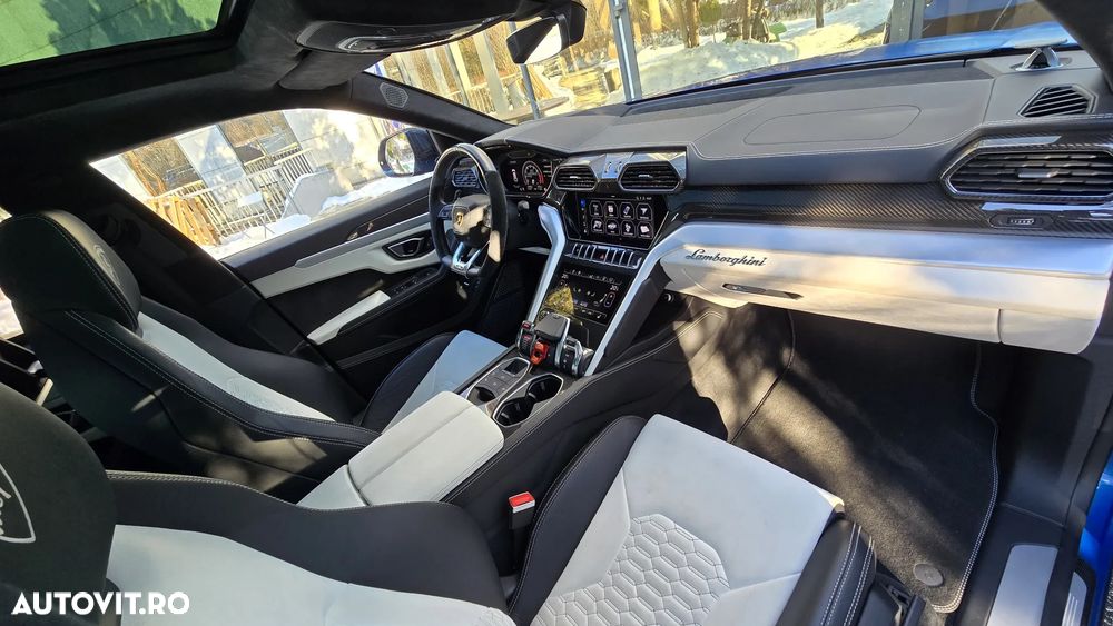 Lamborghini URUS - 22