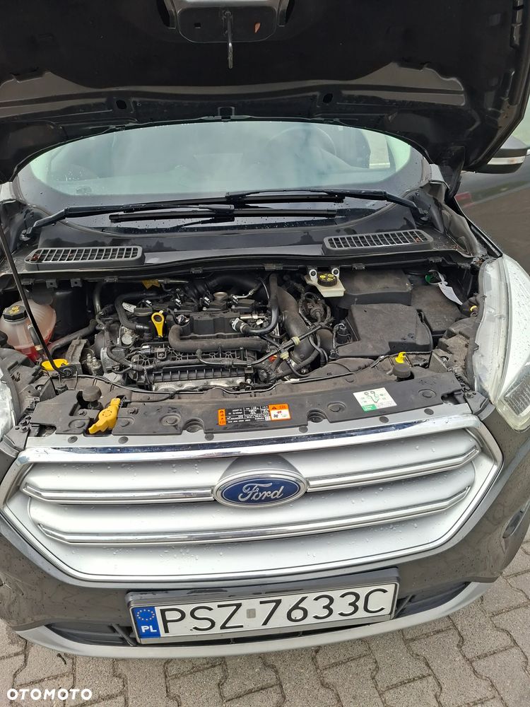 Ford Kuga 1.5 EcoBoost 2x4 Titanium - 24