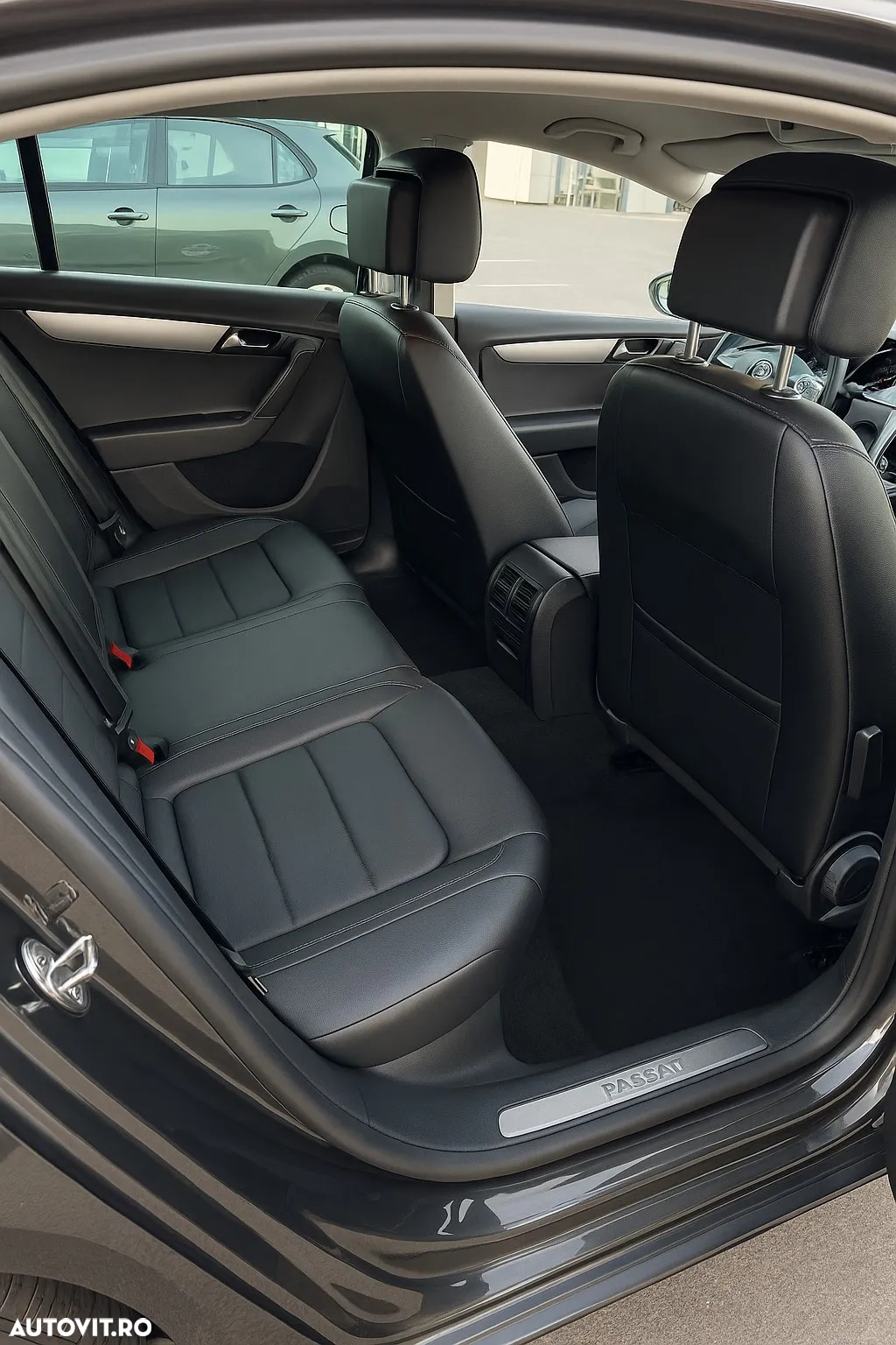 Volkswagen Passat - 13