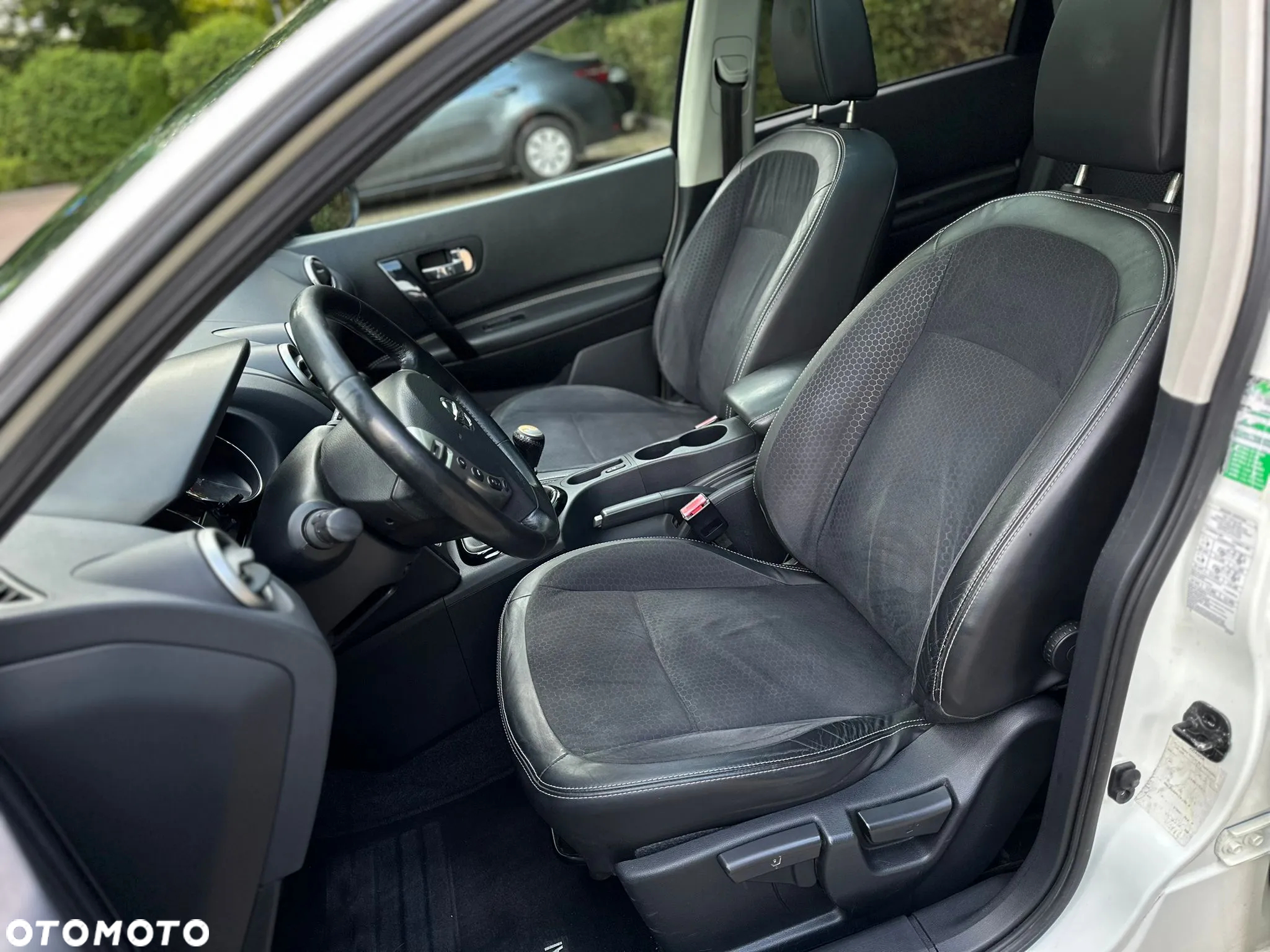 Nissan Qashqai 1.6 dCi TEKNA+ - 26