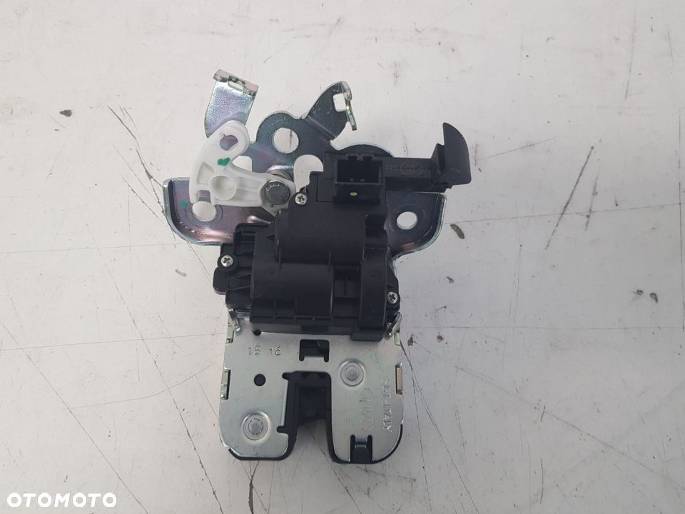 AUDI Q5 12-16 ZAMEK KLAPY BAGAŻNIKA 8R0827505A