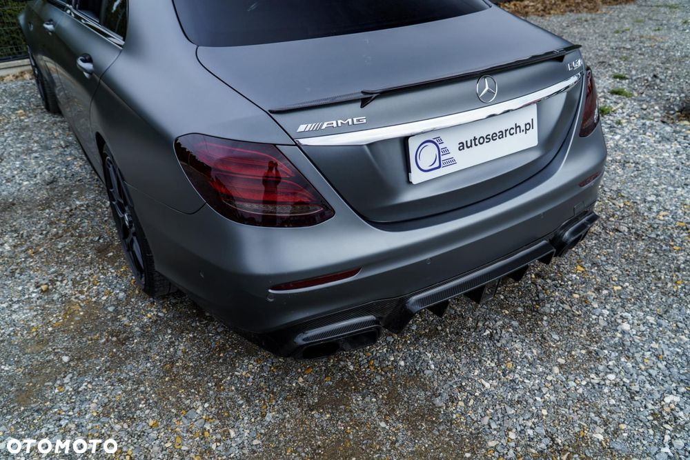 Mercedes-Benz Klasa E AMG 63 S 4-Matic+ - 37