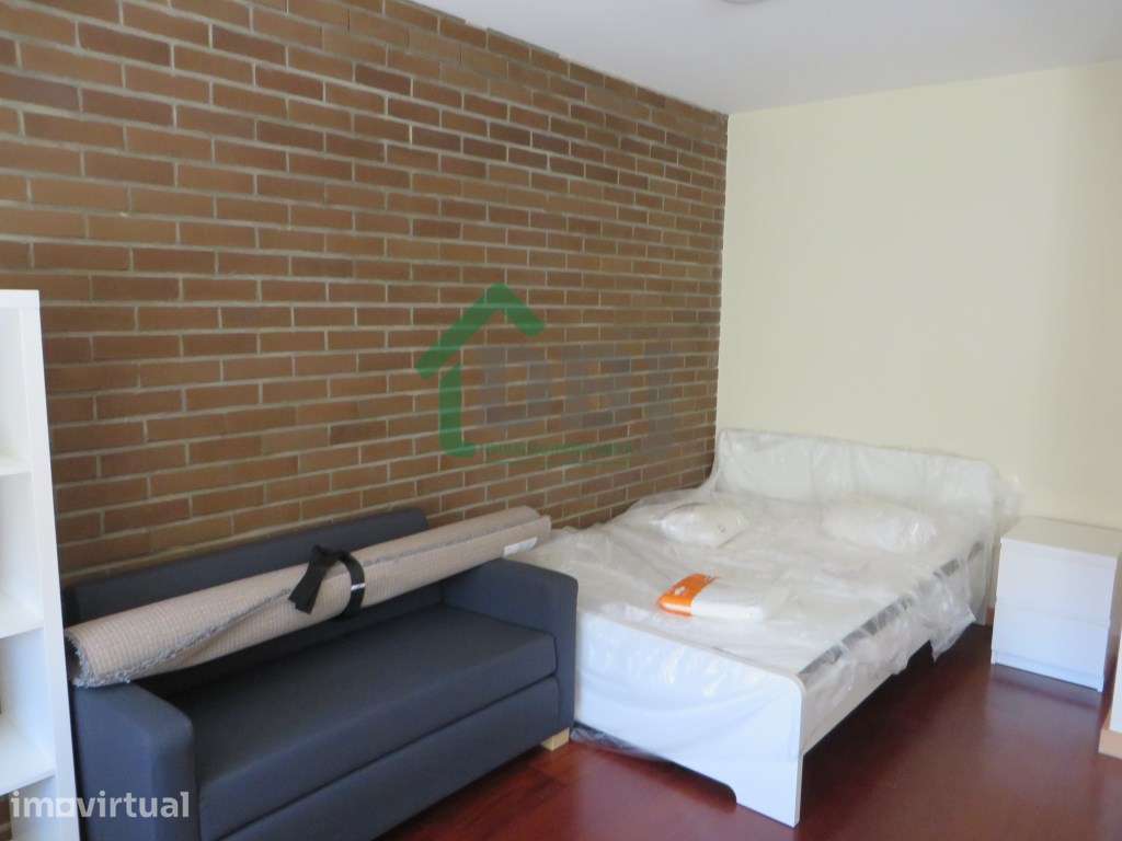 T0 Junto à Faculdade de Ciências da Saúde - Grande imagem: 2/8