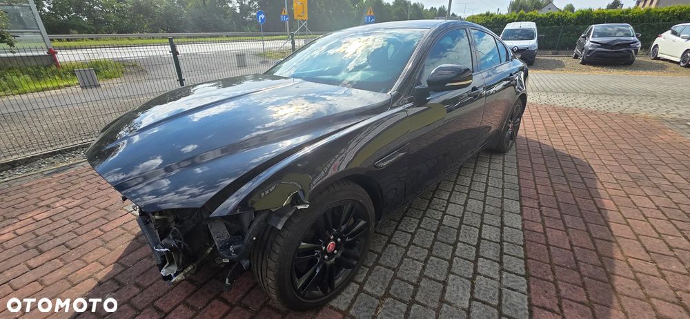 Jaguar XE 2.0 P300 AWD R-Dynamic Black - 1