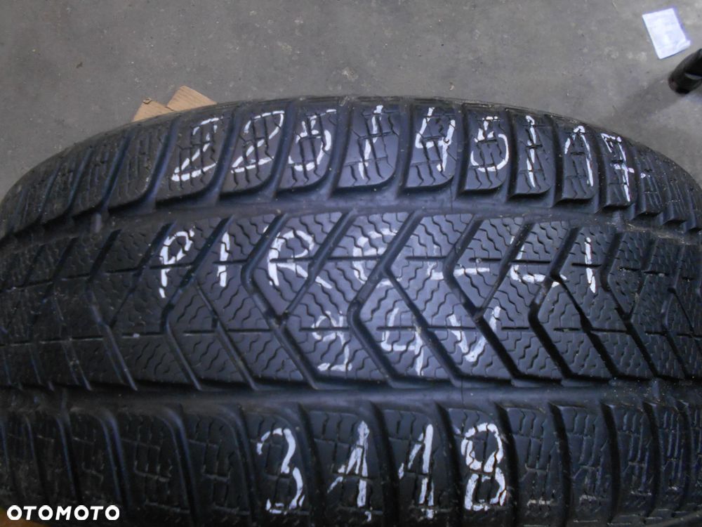 OPONA POJEDYNKA  225/45R17 PIRELLI WINTER  SOTTOZERO 3 DOT 3118 7.4MM - 1